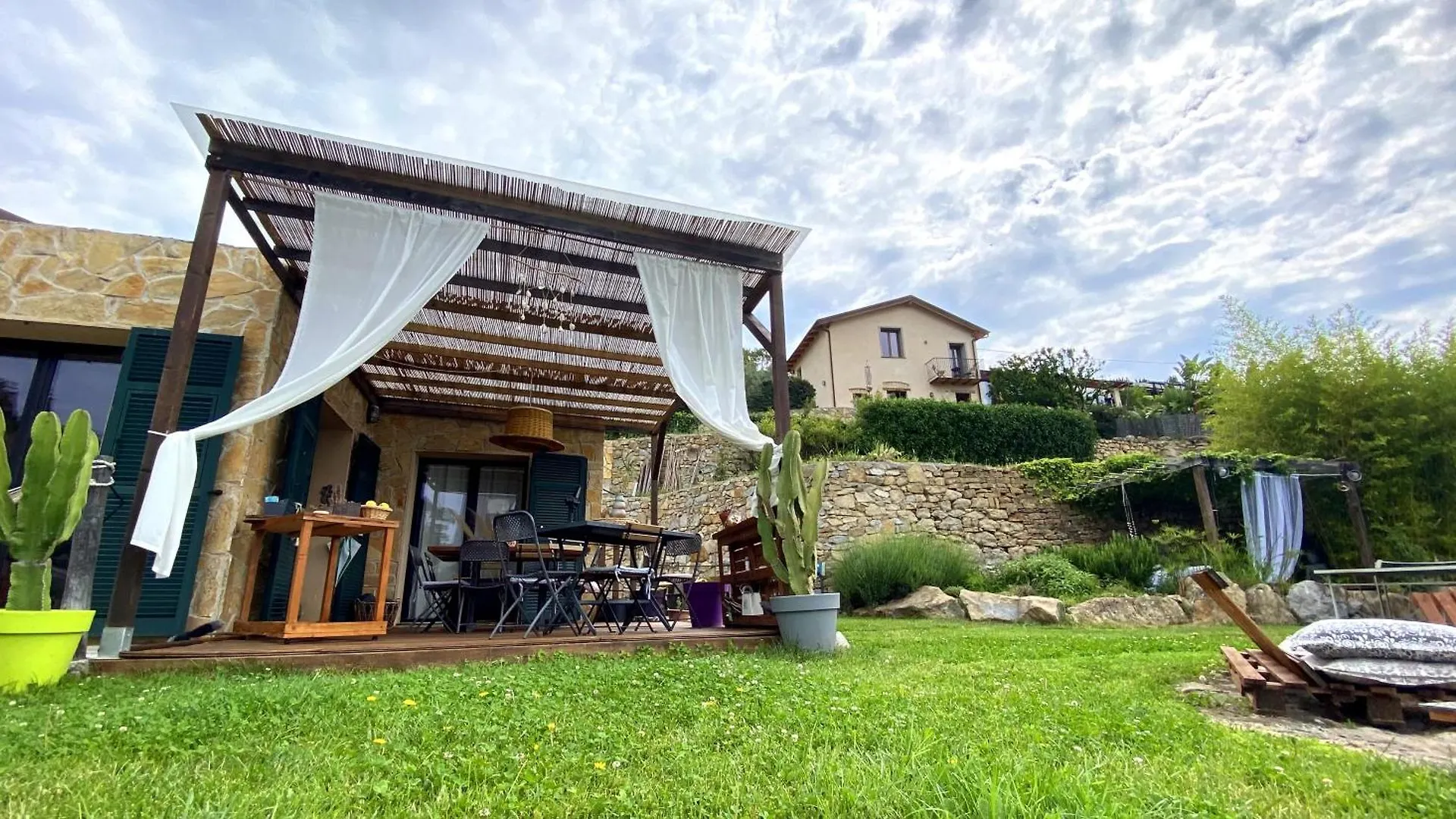 Agrilunassa Eco GuestHouse&Cottage Bordighera Affittacamere